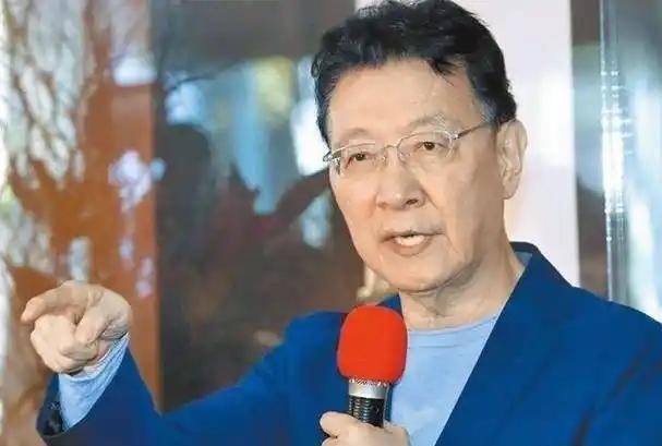 赵少康自称“好心”提出8000亿版本特别防务预算，国民党中央却发动网军对其进行攻