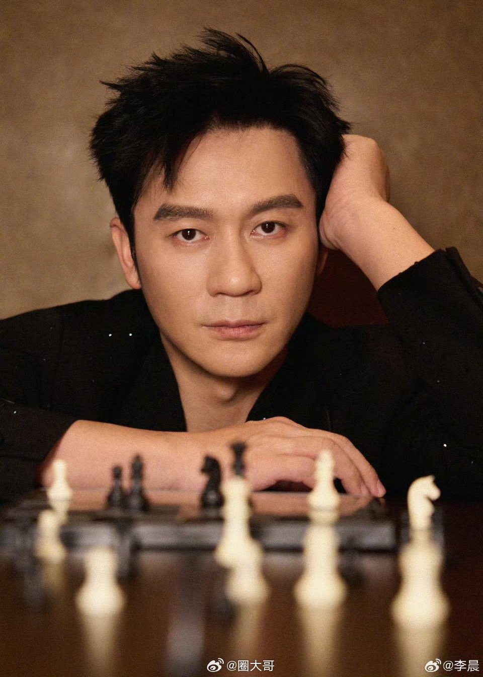 网传白鹿李晨翻拍悲恋花白鹿和李晨居然也要合作电视剧了，翻拍自泰国偶像剧的《悲恋花