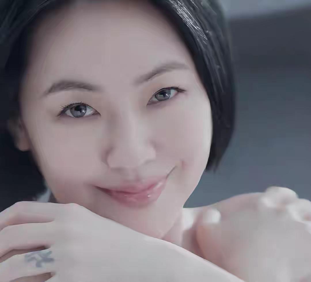 小S这次真的拼，带着二女儿拍摄私密洗护的广告，看得出来为了给女儿铺设道路也是下了