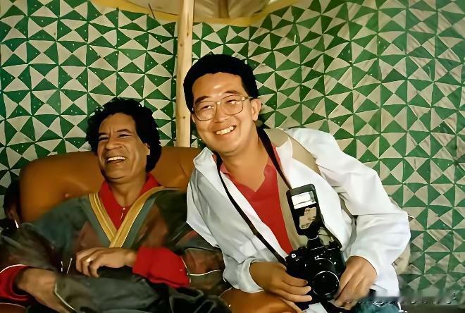 唐老鸭晚生三十年，就是一个超级大网红，带货榜第一，打赏榜第一，话题榜第一，只因他