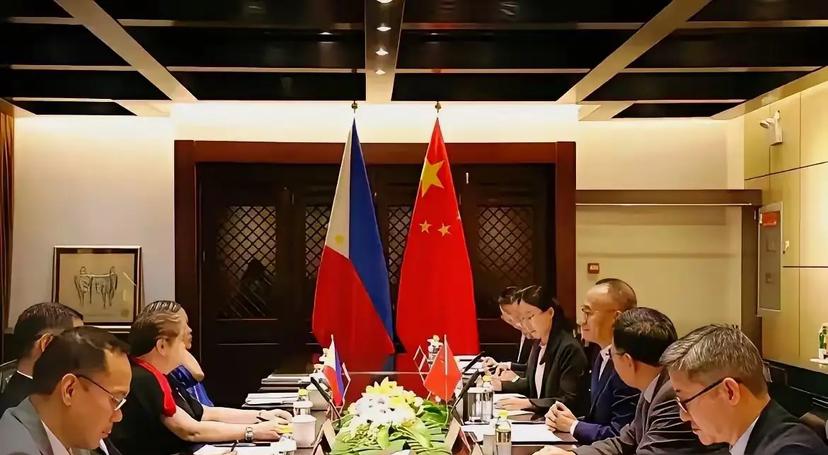 中菲在泉州谈判，菲律宾提出两大蛮横要求！

第一个要求，是让中国帮忙。菲律宾现在