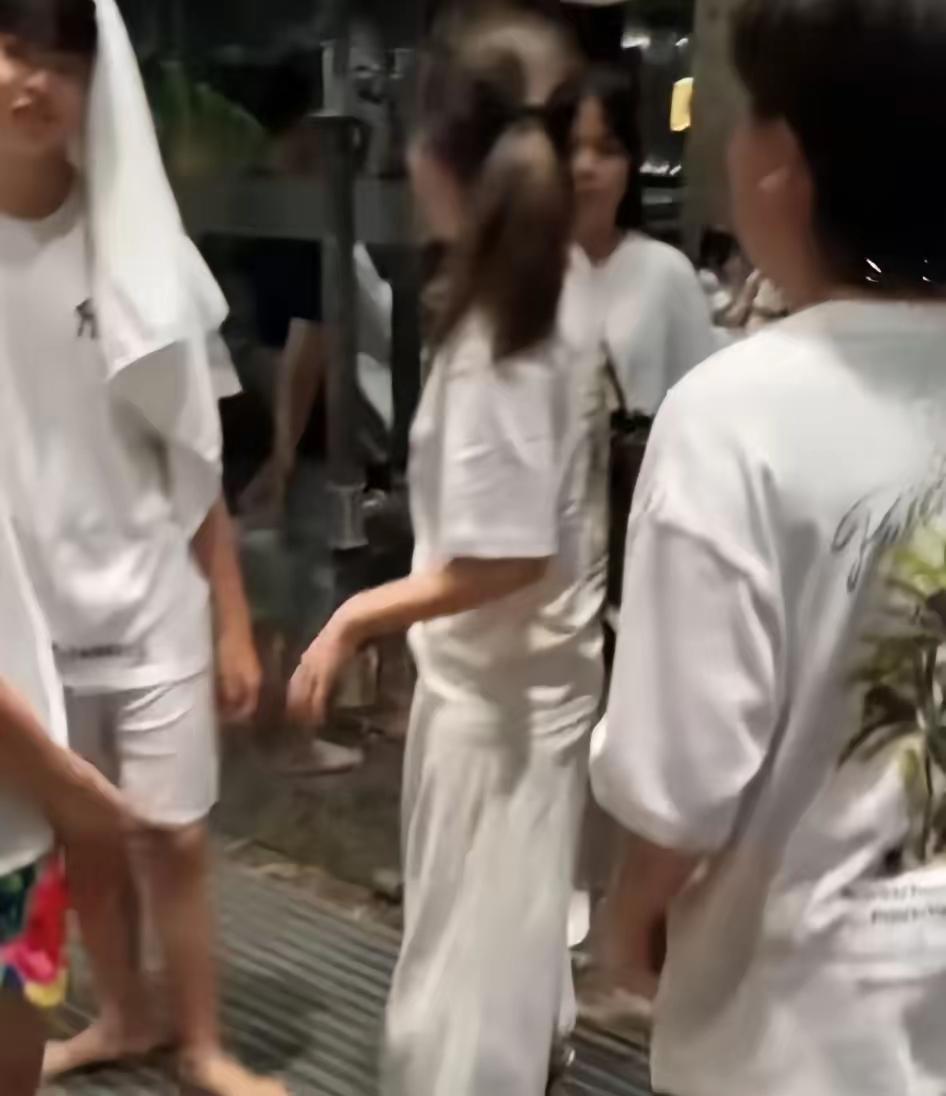 这起上海高档酒店火警误报事件暴露出了酒店管理和服务上的严重缺失，尤其是在安全保障