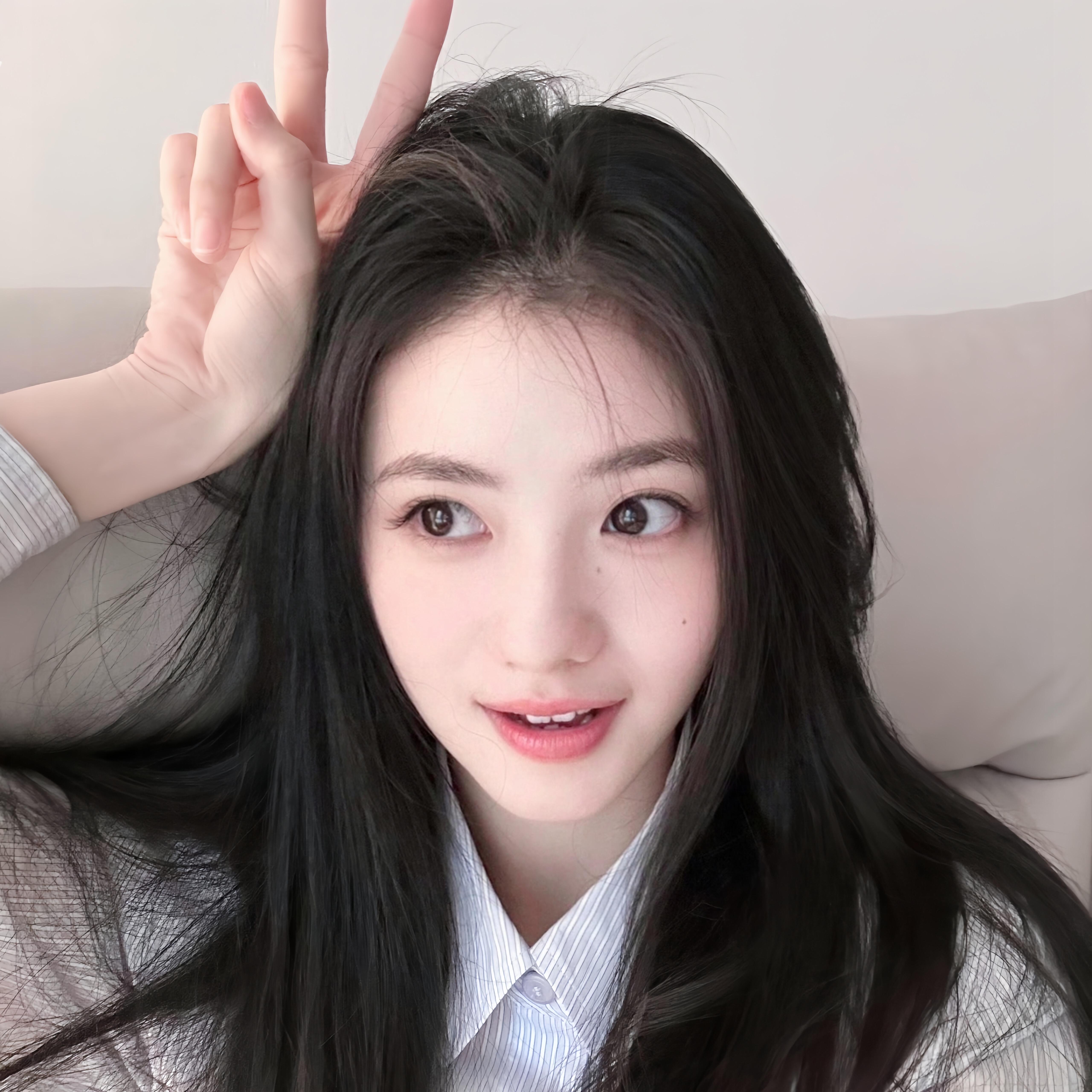 🐰𖣃刘浩存头像𓂃⋆｡ 