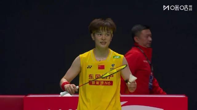 王祉怡在日本公开赛首轮以二比零击败宋硕芸，比分是21比7和21比12

两局分差