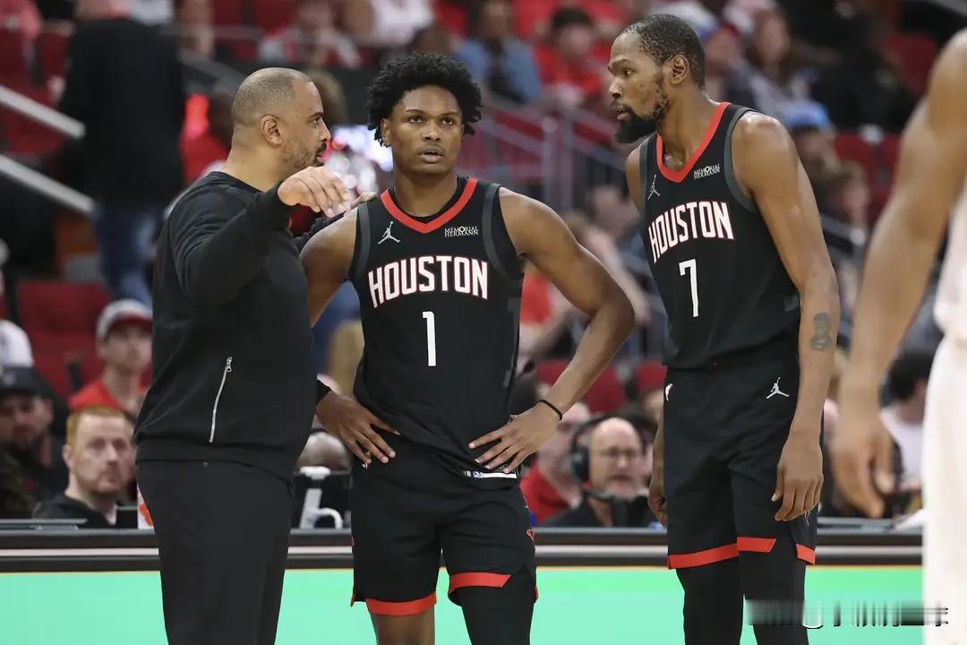 回落第4！火箭106:108遭尼克斯大逆转，看完比赛后谈5件事:
 
一，杜兰特