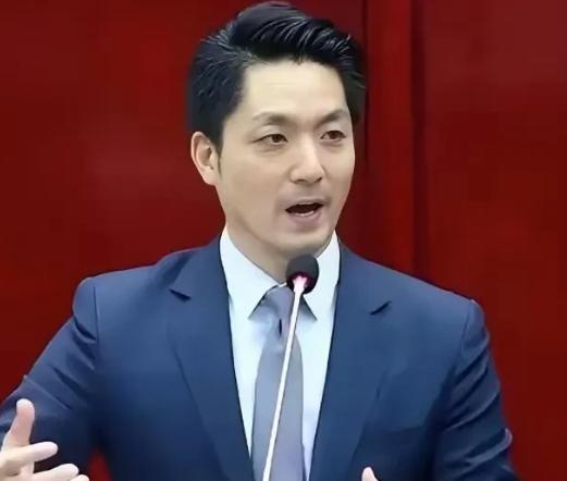 台北市市长蒋万安曾宣称，如果大陆继续在台海进行军机绕台和军演的话，他就要停掉双城