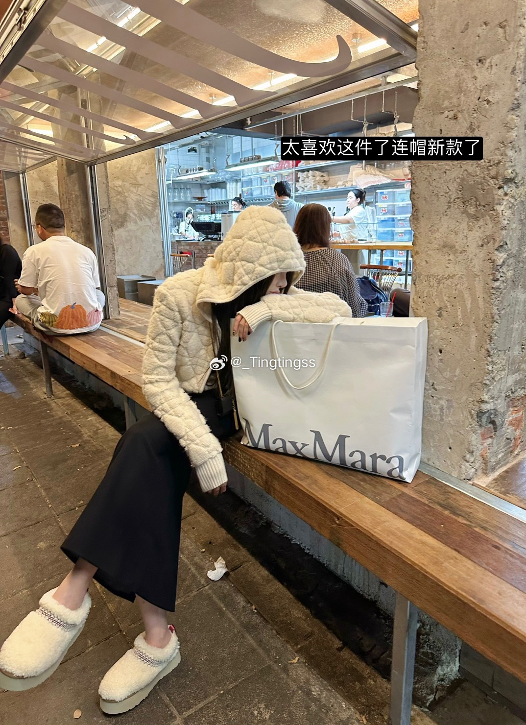 今日份加班营业🙋🏻‍♀️ ​​​