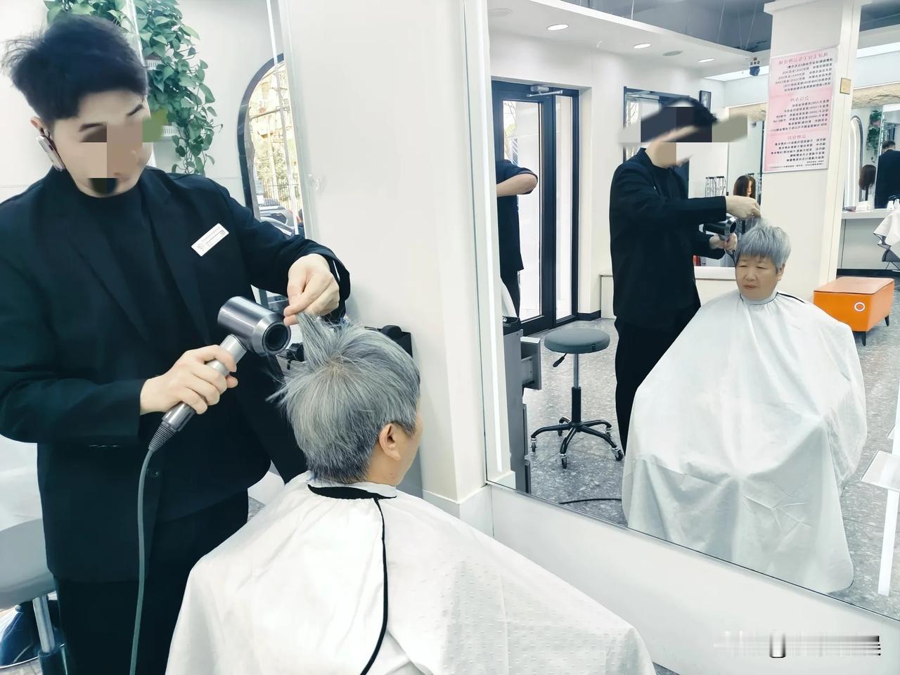 你有多久
没陪你家里的
老太太剪过头了

我家有一位
超级节省的老太太
买菜节省