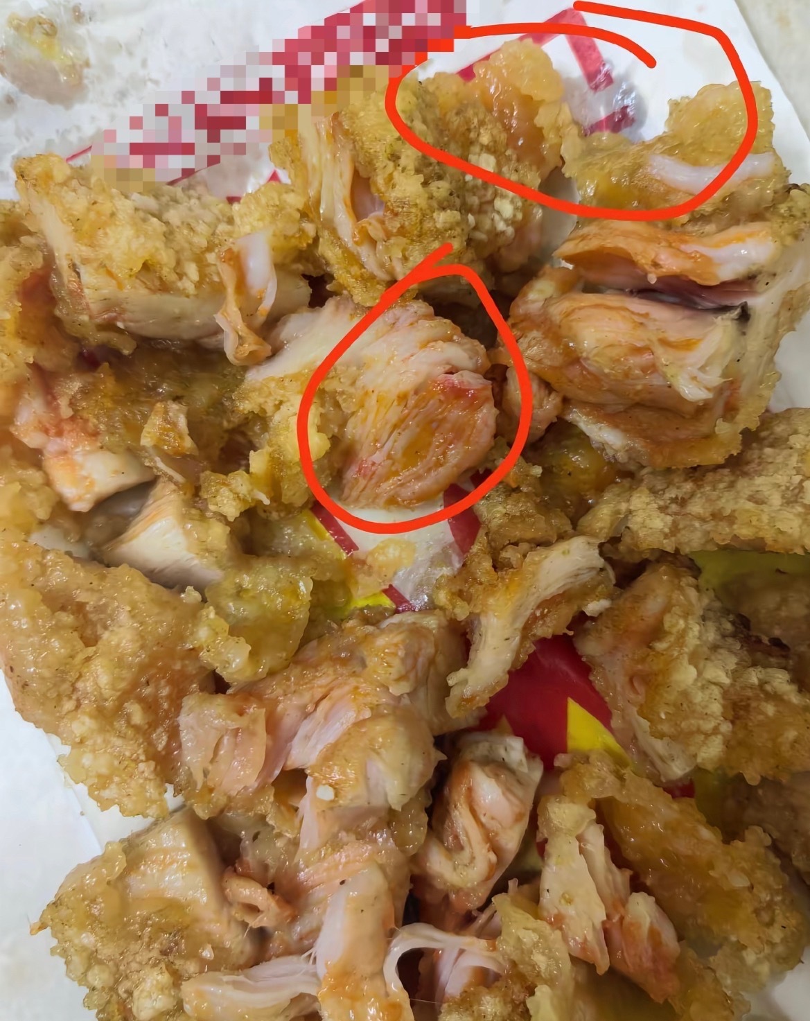 6月9日，网友反映：玉林某地吃到了疑没熟的炸鸡排。连那个面粉都是黏黏的！ 玉林