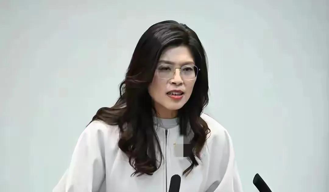 郑丽文“尊王为先”策略显效，王惠美态度有变，已经向魏平政赠送花篮，祝贺9月6日造