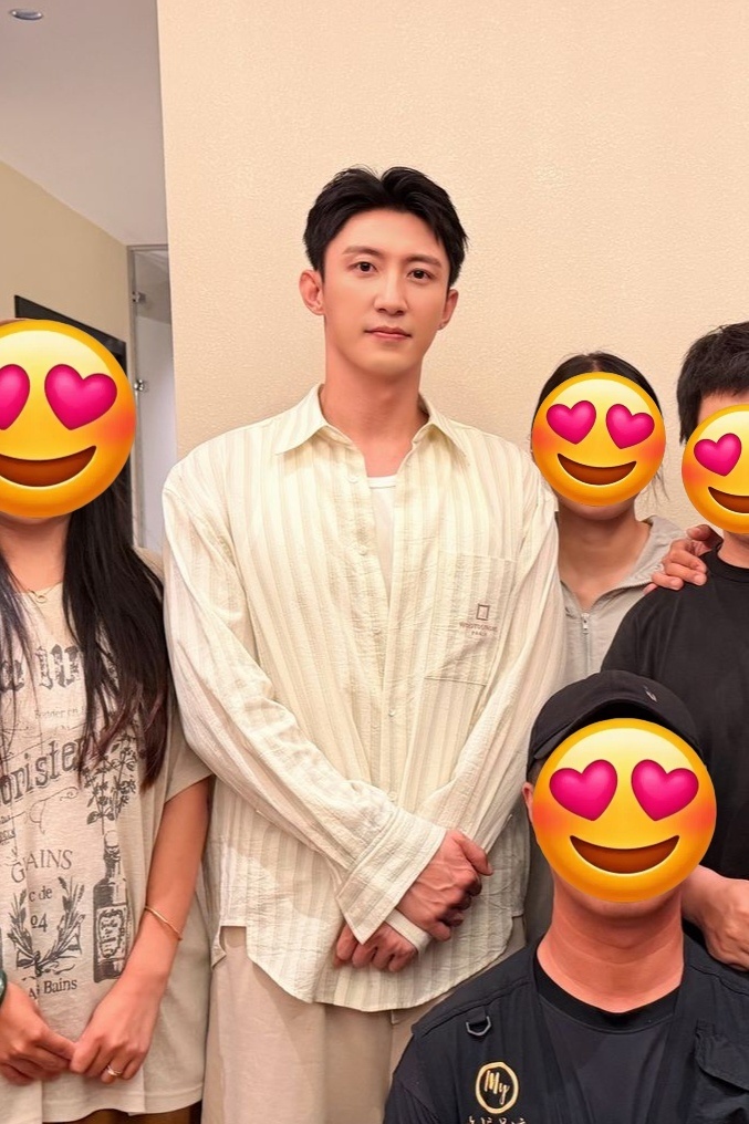 黄景瑜黄景瑜明川有知夏黄景瑜提名百花奖最佳男配 捞一张合影剧中的小刺猬爆炸场面c