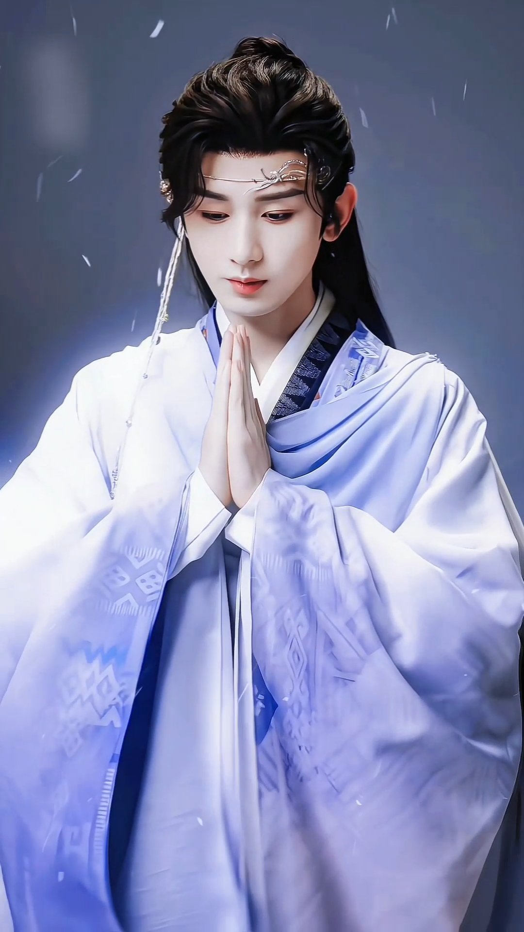 白雪衬清颜，王权富贵仙气漫溢眉眼成毅王权富贵