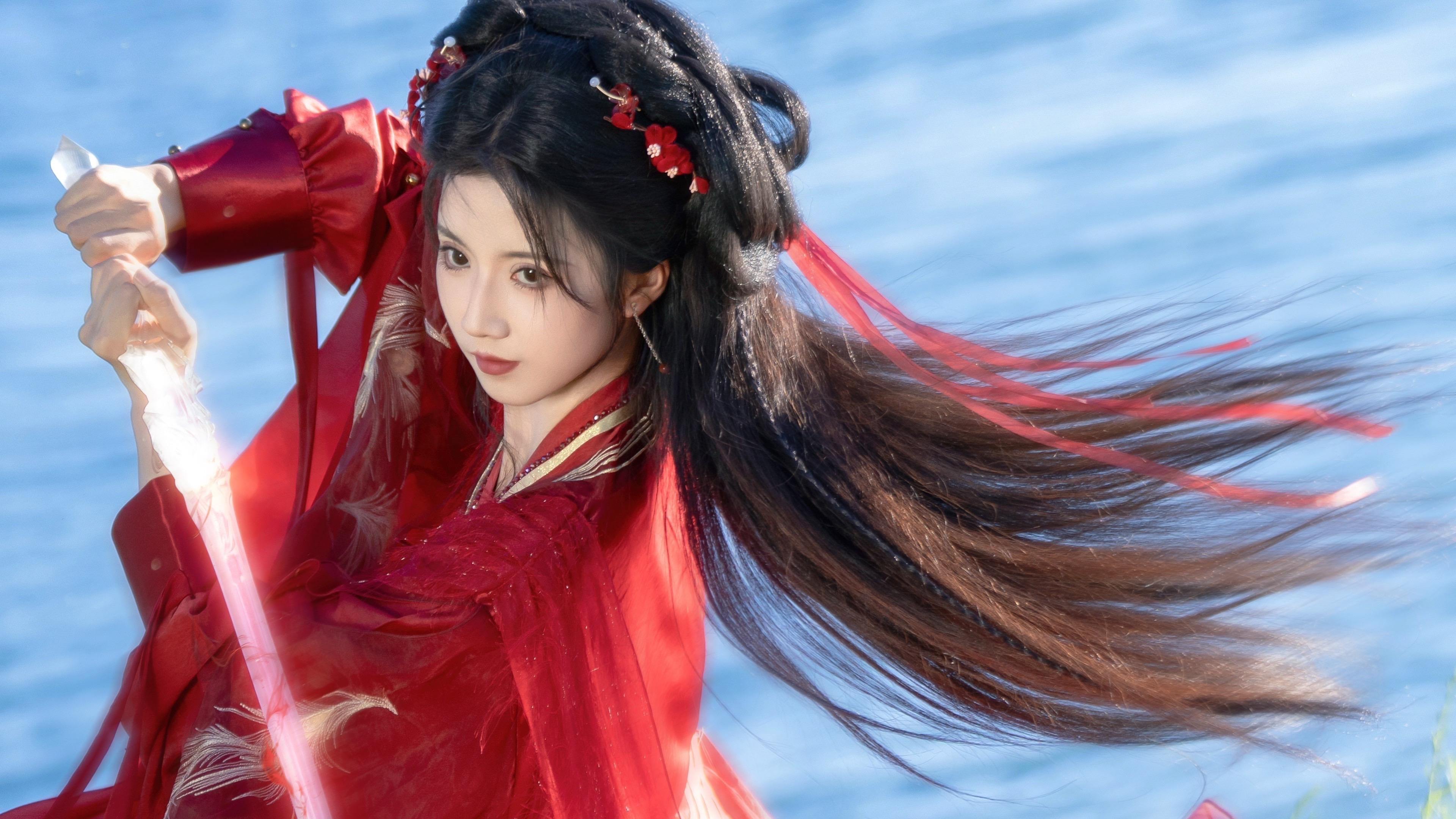 “师兄，强者不需要朋友”