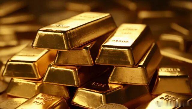 【现货黄金距1月高点已回落近30%】金价大幅调整原因 6月30日，国际金价走低，