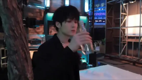 檀健次  tjc檀健次爱情有烟火 tjc檀健次李亦非 你是乱花欲渐中唯一用青睐燃