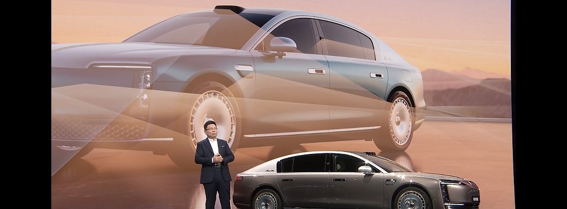 尊界S800典藏大观搭载6激光雷达矩阵、ADS5和全新一代途灵龙行平台，目前华系