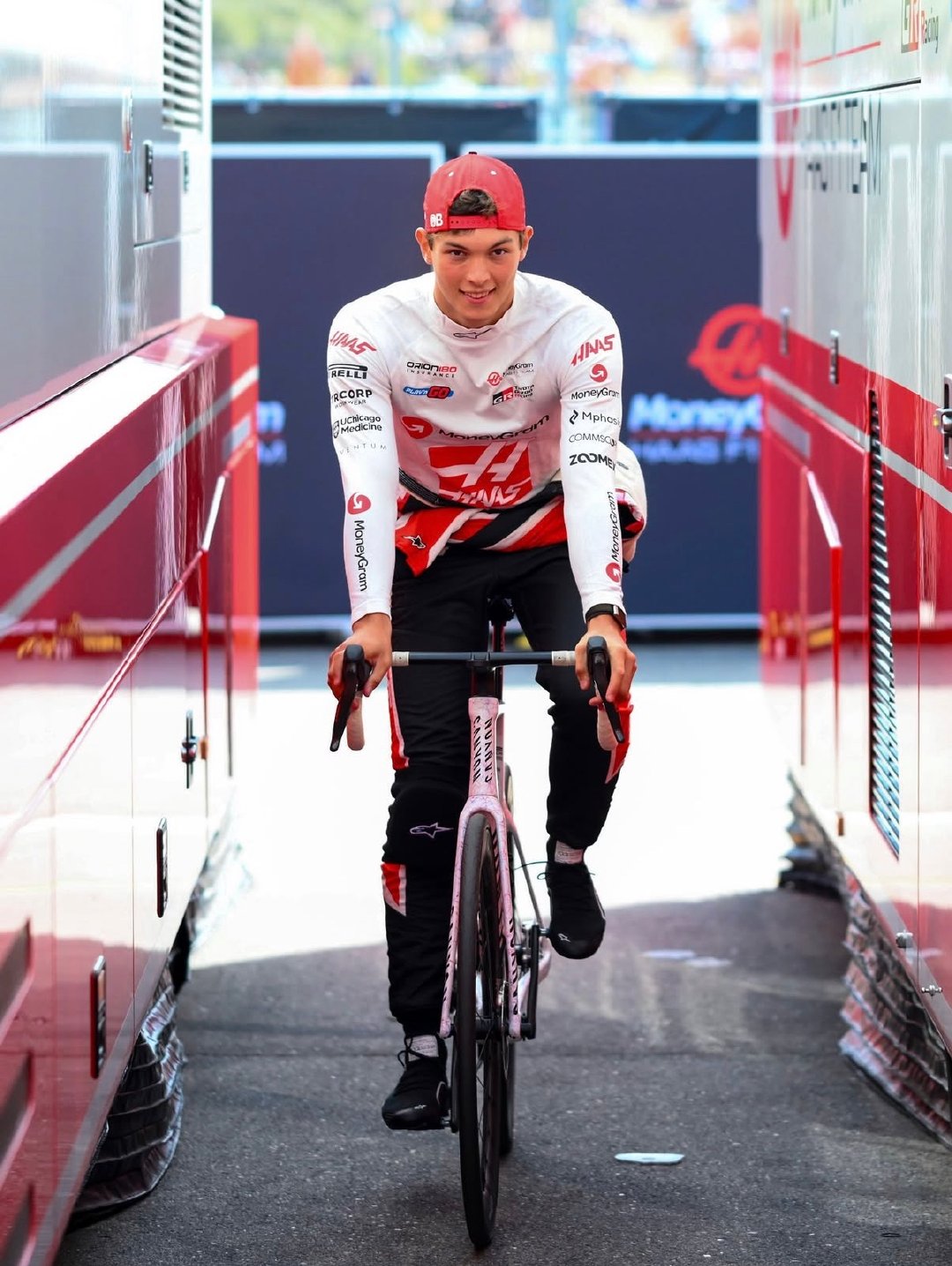 一点一点向你靠近🚴🐻哈斯F1车队