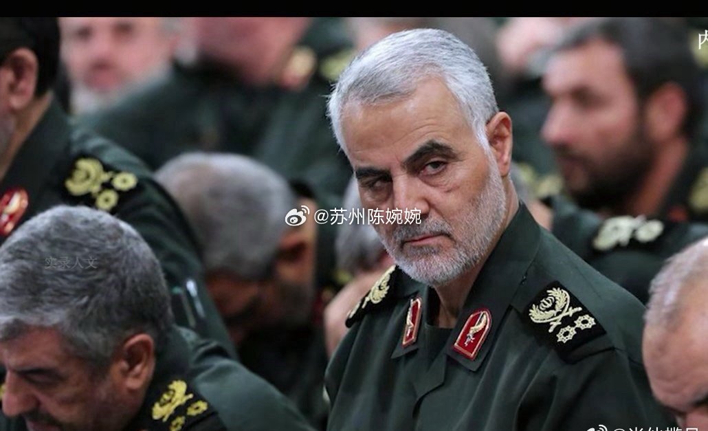 历史总是惊人的相似！还记得那个周末，苏哈曼尼被S，老美军事基地被轰炸，全网铺天盖