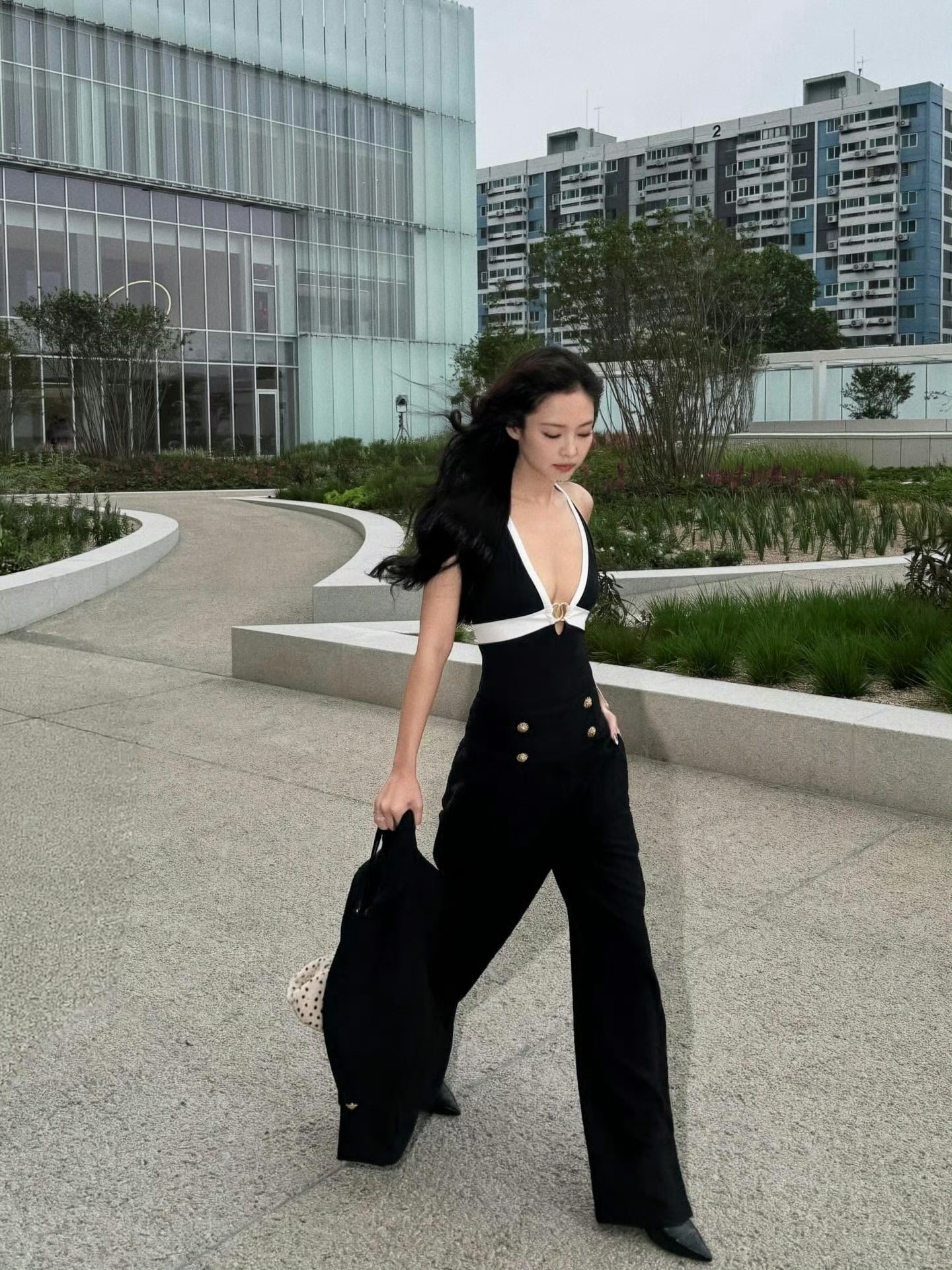 Jennie自曝曾因身材自卑一个采访而已 而且说的是身高不是身材ok？ 