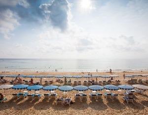 泰国突然宣布了

10月28日，泰国央行行长维泰在曼谷新闻发布会上表示，泰国经济