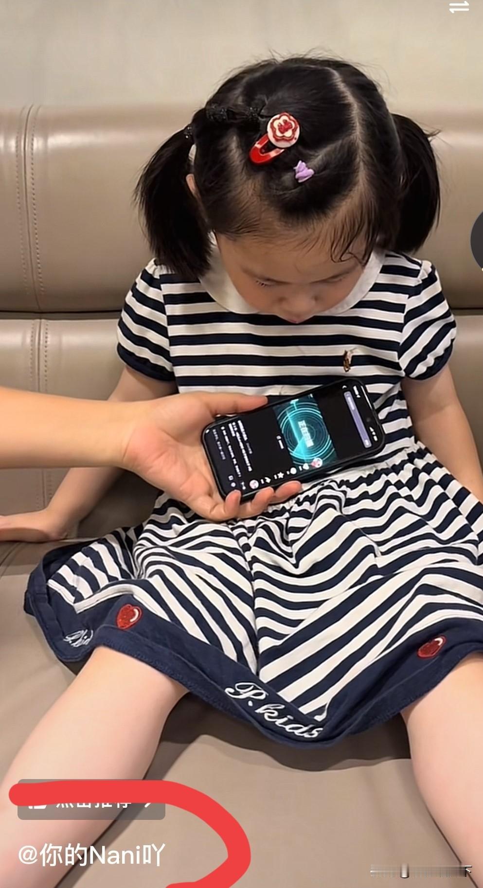 网上最近疯传一个视频，教育孩子，那真是再灵不过了。

不过，一百个中，也有翻车适