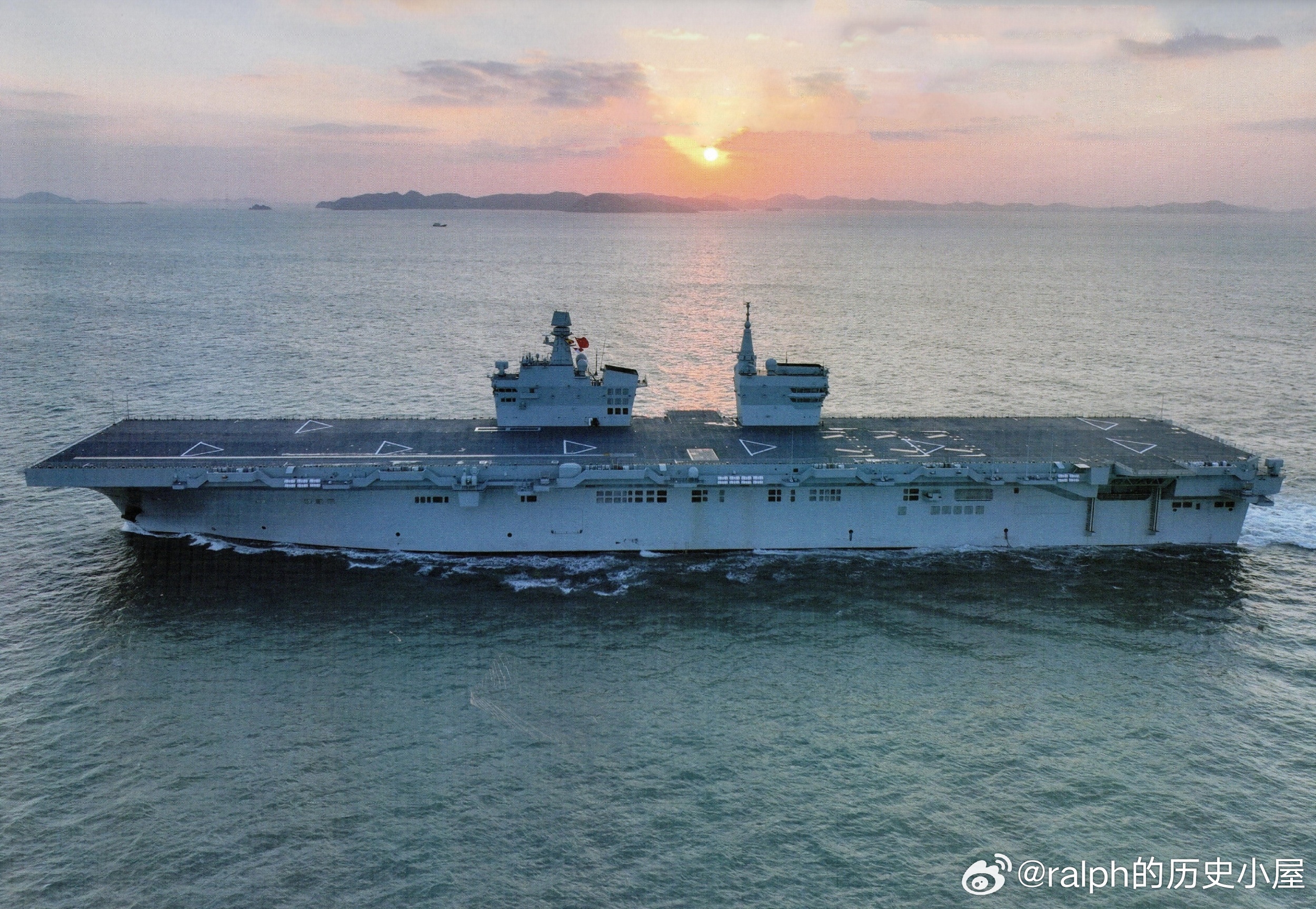 2025年11月16日海军“四川”舰完成为期3天的首次航行试验任务，顺利返回船厂