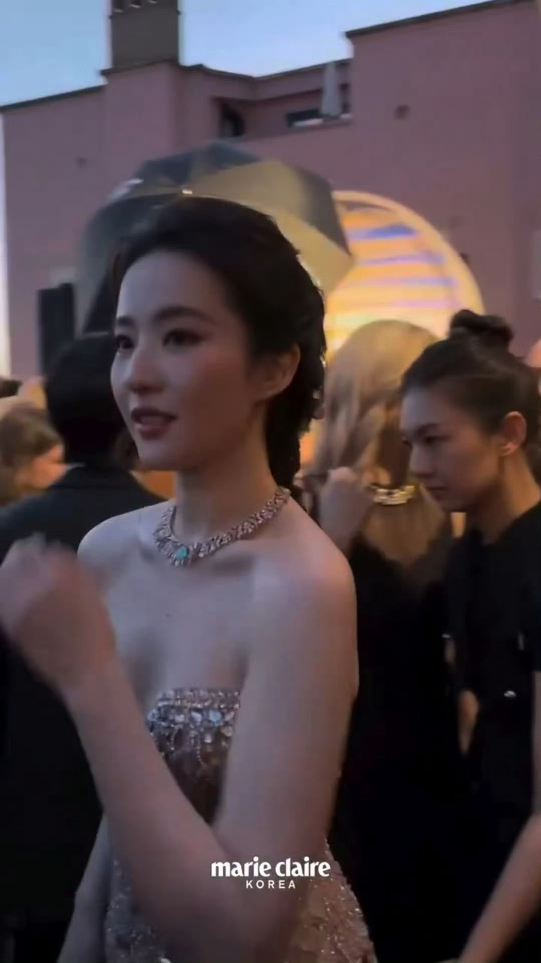脸部状态好年轻啊刘亦菲 ​​​