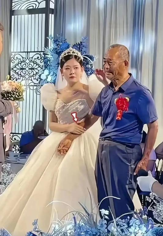 [微风]山东，男子即将和女友求婚，但女友却说自己不要房子，不要车子，更不要彩礼，
