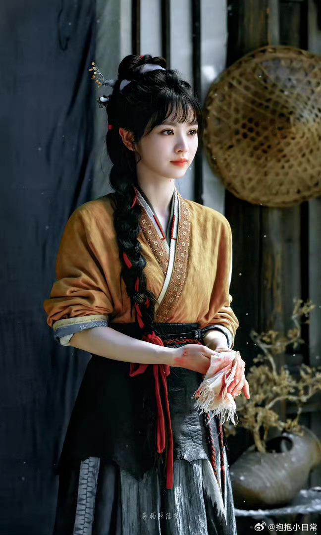 樊长玉救出浅浅长玉救出浅浅女孩子的互相救赎永远好哭！樊长玉顶着一身盔甲救下浅浅，