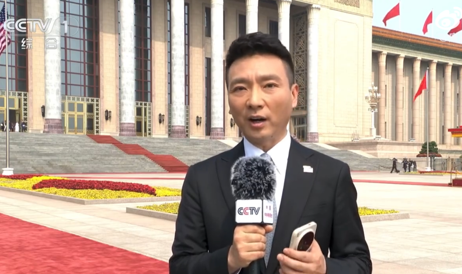 看今天的欢迎仪式直播，发现康辉老师用的竟然也是vivo这个小蓝标DECO实在是太