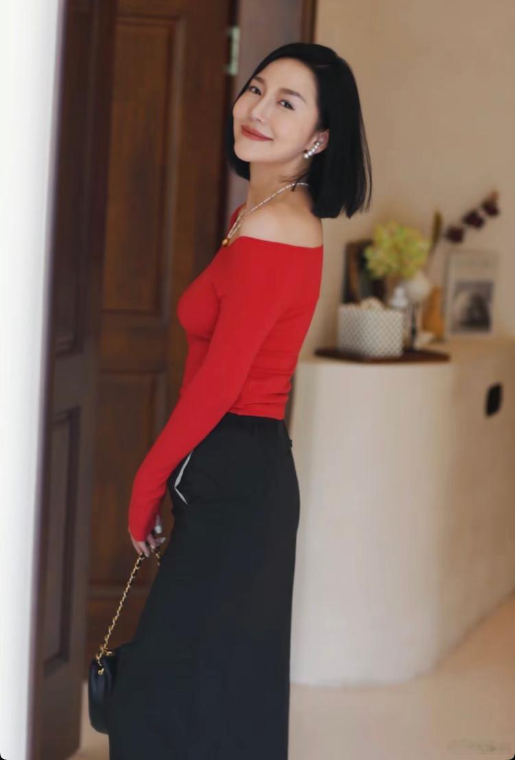她明白我给不起，于是转身向大海走去 ​​​