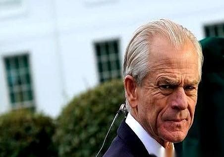 特朗普的贸易顾问纳瓦罗，对着电视镜头直接摊牌了。
纳瓦罗作为特朗普政府的资深贸易