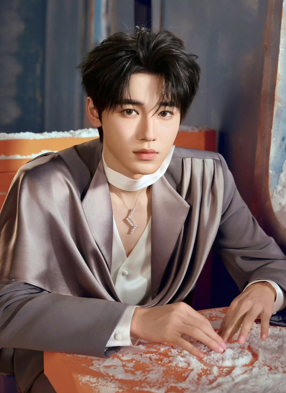 宋亚轩脸上有雪！ 