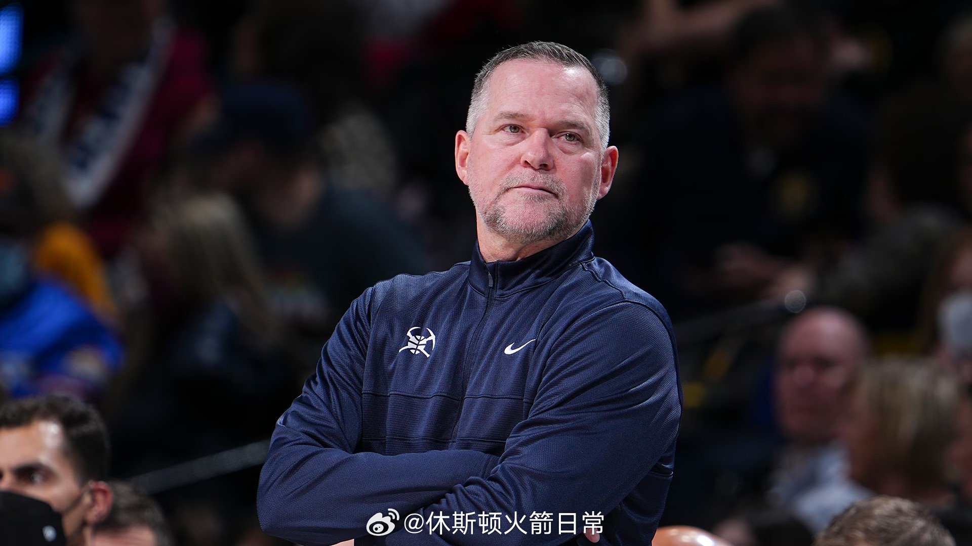 据Brett Siegel报道，前掘金队主教练迈克尔·马龙与奥兰多魔术队联系在一