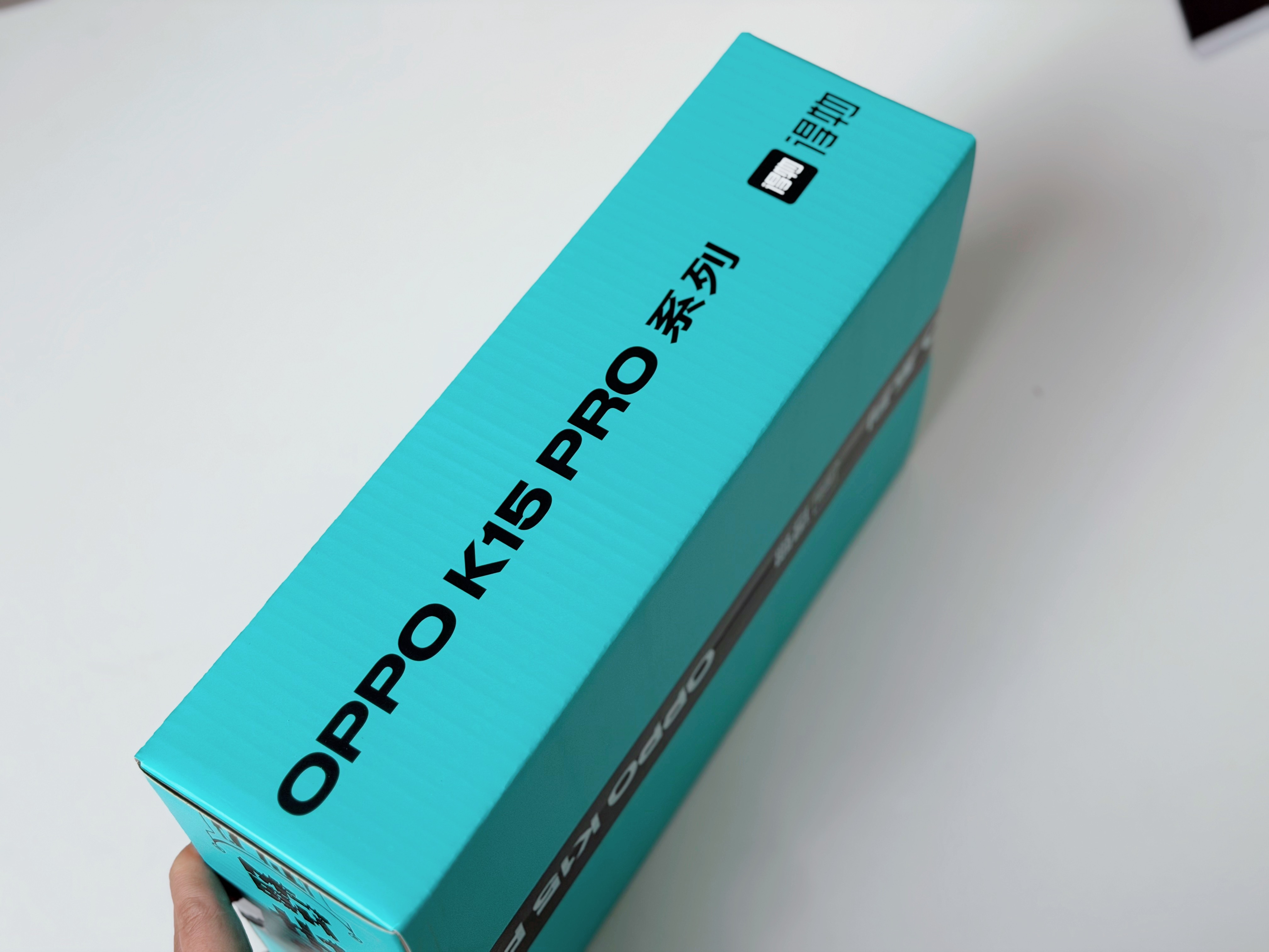 OPPO K15 Pro邀请函竟然是装得物盒子发过来的，里面的卡片还有防盗扣鉴定