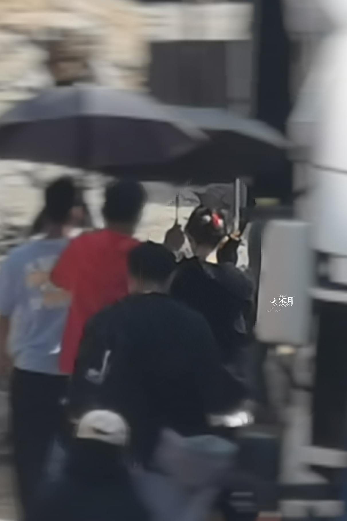 #杨幂##杨幂宁绣绣# biubiubiu加热超话闪现个绣绣的圆圆小脑袋[老师爱