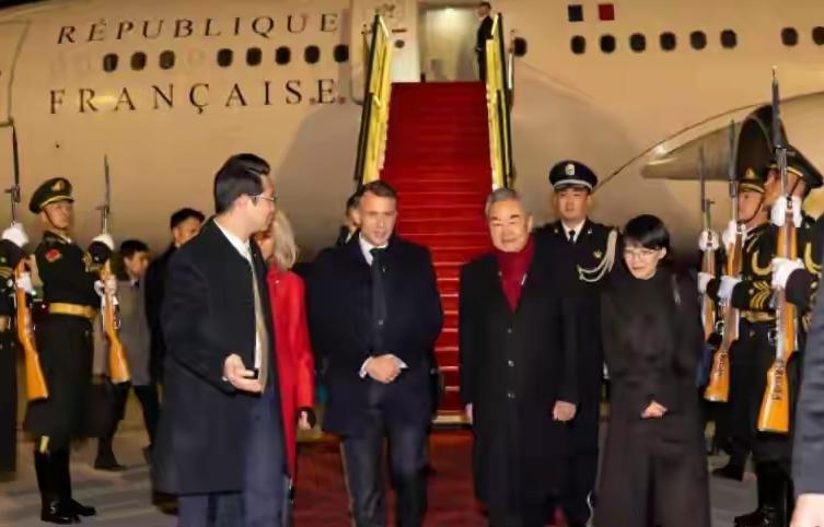 鸡蛋从内打破才是生机！马克龙亲手撕开“欧洲铁幕”，带火欧洲访华潮这步棋走对了？