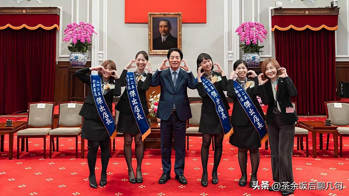 赖某人，回头看看你背后的孙中山画像，想想你自己的所作所为，脸红不红？
 
中山先