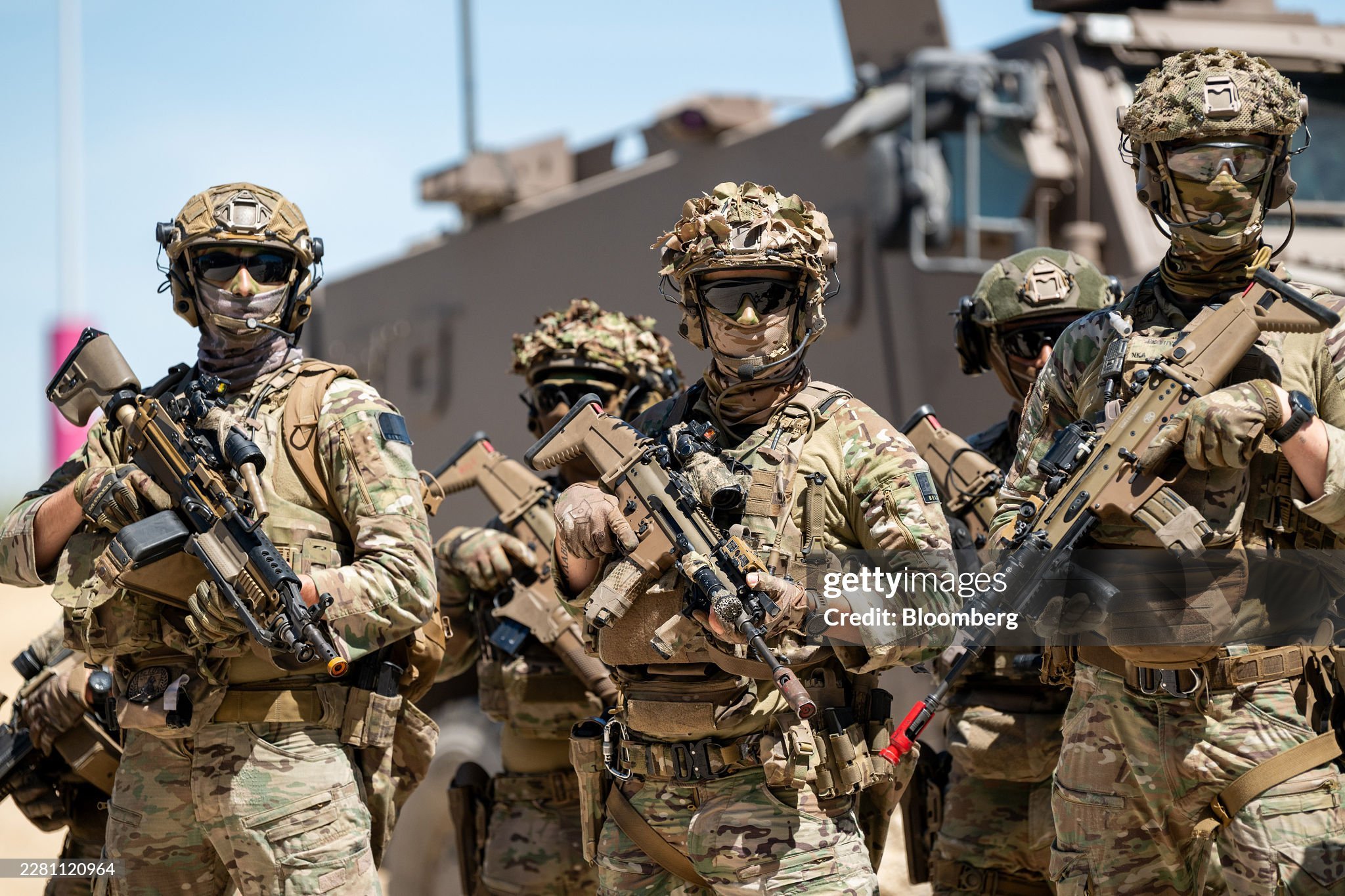 Eurosatory 2026展会上进行战术表演的比利时第5线列步兵团烽火问鼎计