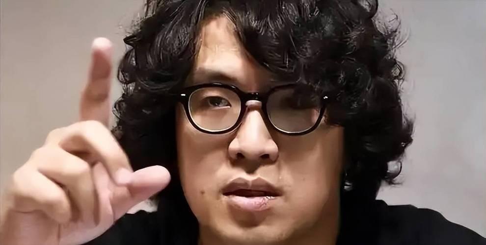 沈伯洋12日凌晨社媒发文！

前一天造势现场来了很多人，车扫过程中看到有人举着“