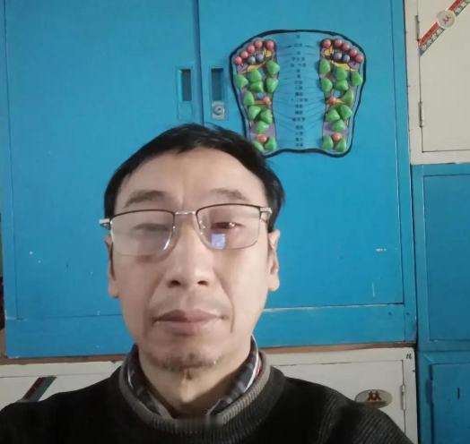 目前中国的两大问题，不是台湾问题，不是与美国的问题，也不是与日本问题，也不是负债