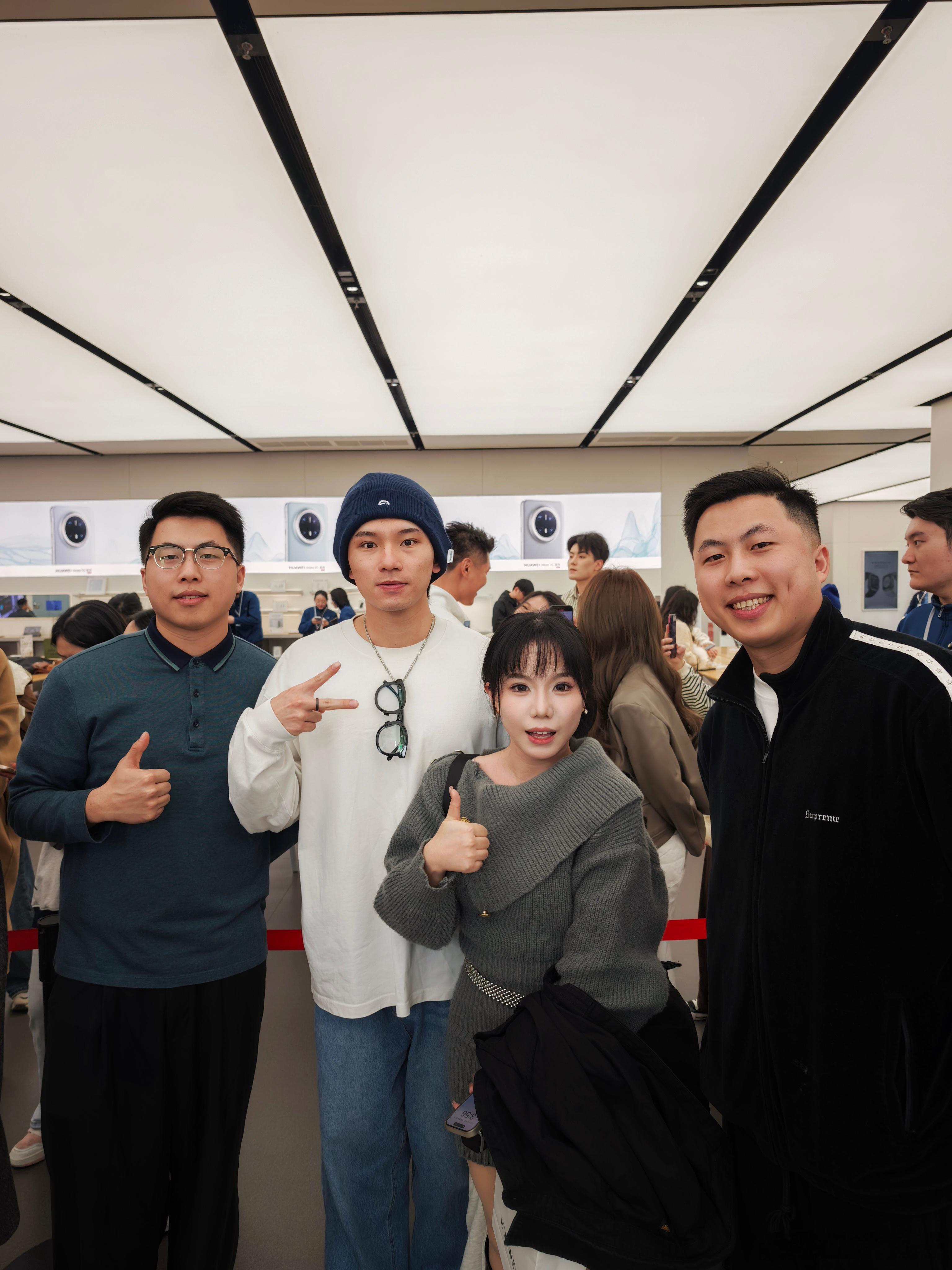 前段时间和参加活动遇到了提问🙋！你们谁分得清哪个是子羊哪个是子浩[奥特曼] 