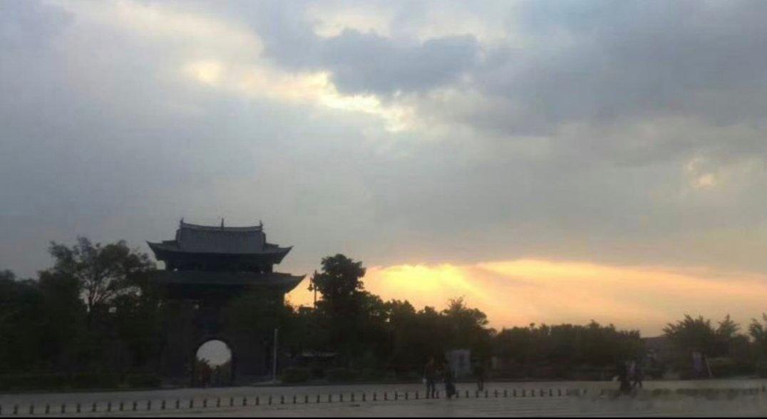 十多年前去大理时拍的照片，请欣赏我当年的拍照水平 