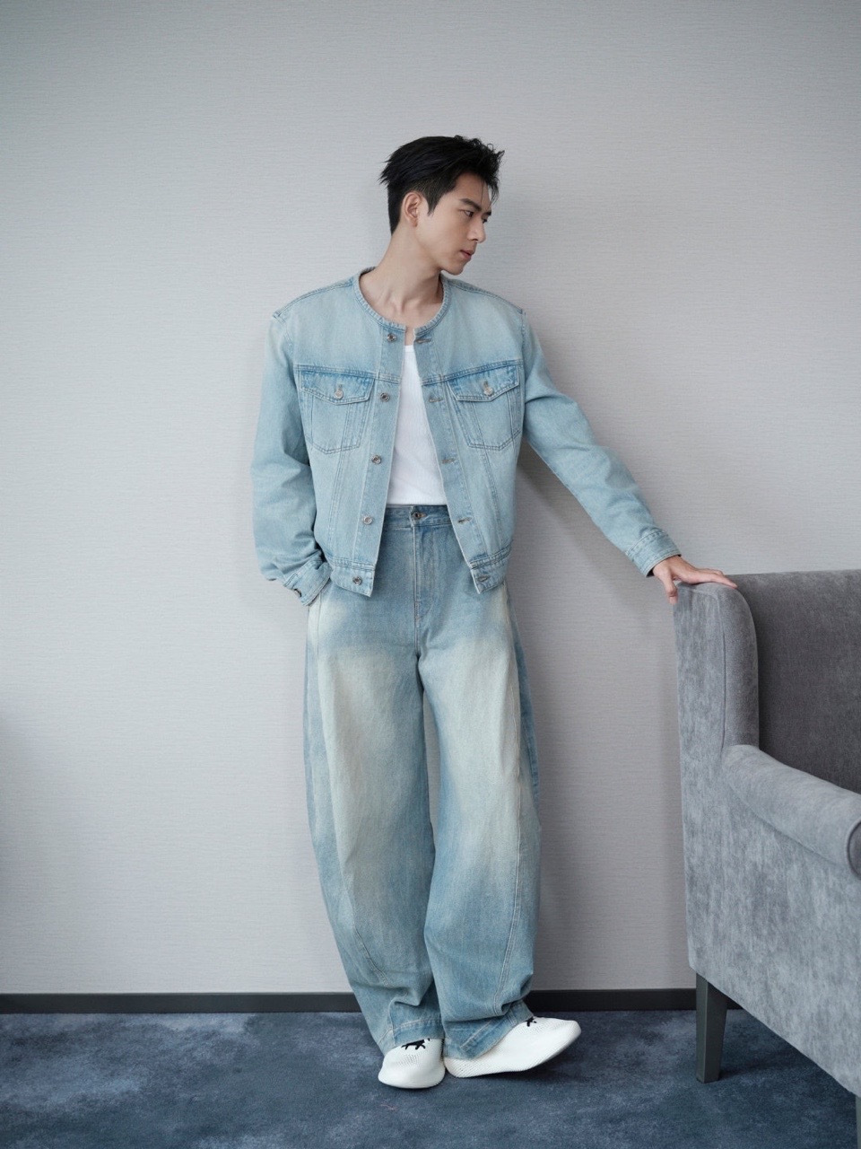 娱乐[超话]李现发了8张图 妥妥青春男大啊！ ​​​
