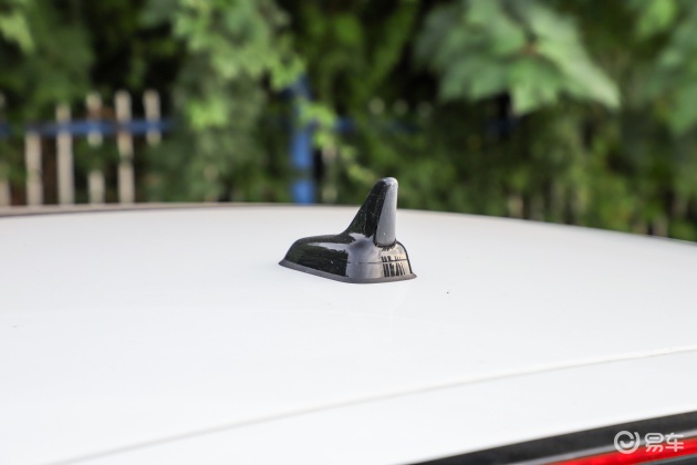 [小鲨帮选车]这款5座中型车起售价22.49万 空间大配置高