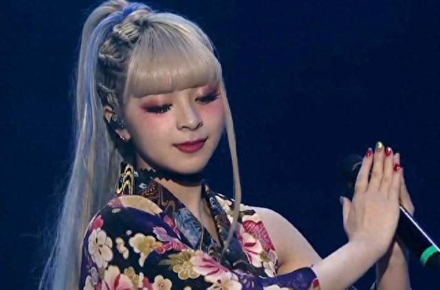 美依礼芽离婚，和前夫因共同爱好相识，一个原地踏步一个名声大噪