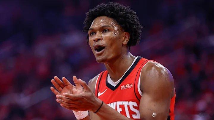 NBA[超话]  在 ESPN 最近的“全力以赴”文章中，火箭队被归入“全力争取