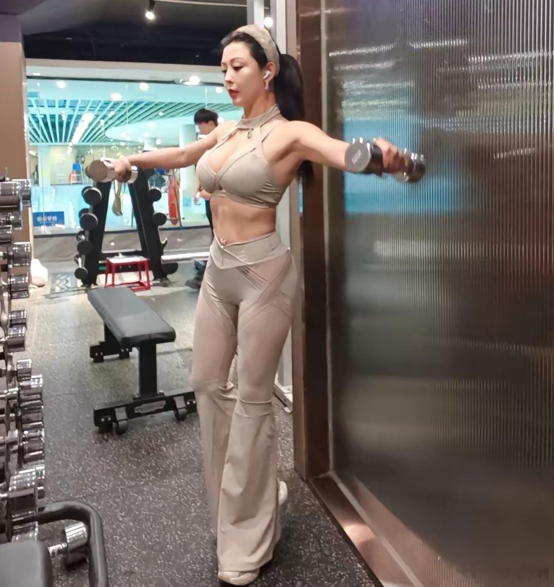 周末见人不如撸铁！[鲜花] ​​​
