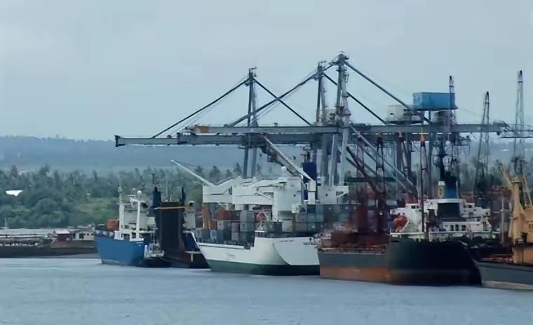 坦桑尼亚之前为了向英国和日本示好，突然就取消了和中国合作的100亿美元巴加莫约港