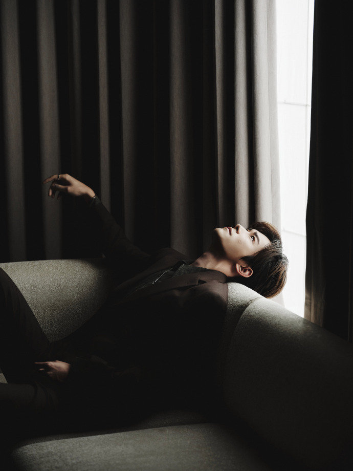 跟着易烊千玺教爸妈用千问 年味正浓，智能焕新！和易烊千玺一起，教爸妈用千问开启智